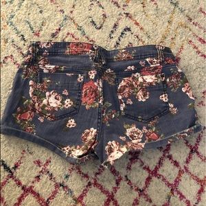 Mossimo floral shorts